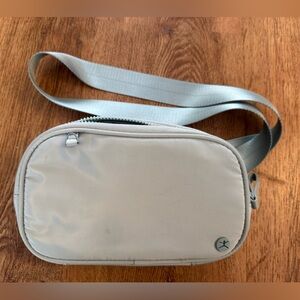 Danskin light blue-gray fannypack / belt bag / crossbody